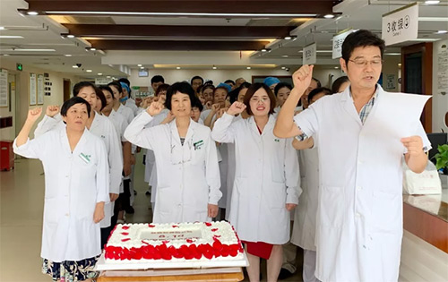 16慈銘體檢知春路分院為在崗在職的醫(yī)師們慶?！爸袊t(yī)師節(jié)”.jpg