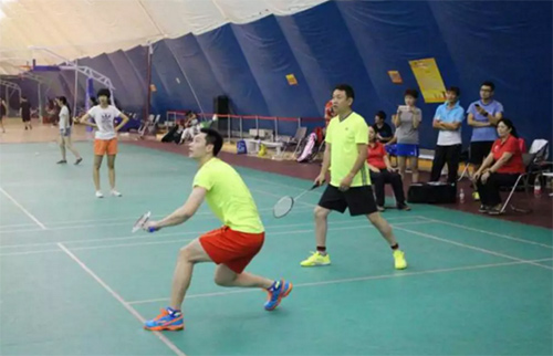 14世界羽毛球冠軍劉小龍、前央視著名主持人楊柳與選手進行羽毛球友誼賽（第三屆）.jpg